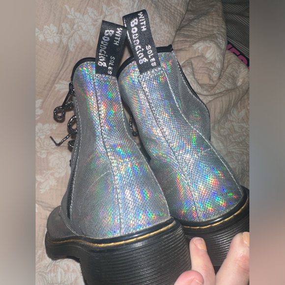 Dr. Martens 1460 Iridescent Reptile Leather Lace Up
Boots Silver Big Girls SZ 6 - Picture 7 of 8